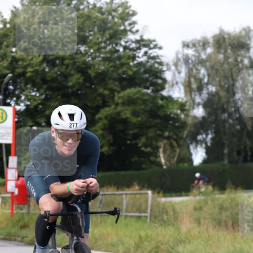 25.08.2024 - Elbe Triathlon Hamburg Fuchs,  Jonas http://msf.ph/oto/6852653 25.08.2024 10:00:00 Radfahren 254, 277, 351 meine-sportfotos.de
