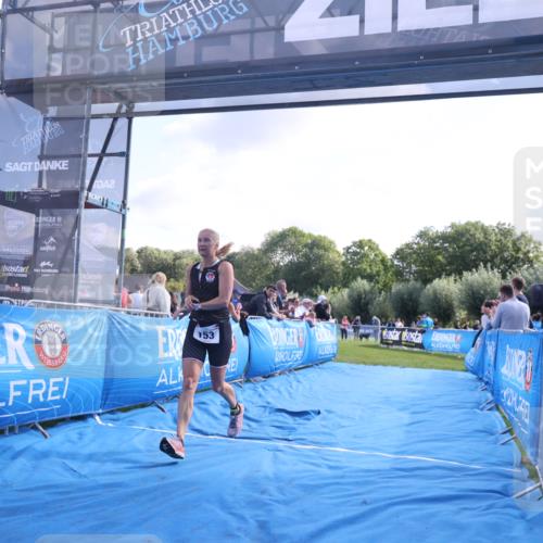 25.08.2024 - Elbe Triathlon Hamburg H.Heesch http://msf.ph/oto/6852659 25.08.2024 10:49:07 Ziel 153 meine-sportfotos.de
