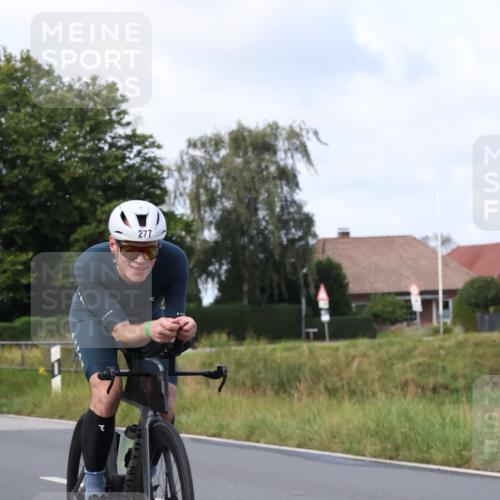 25.08.2024 - Elbe Triathlon Hamburg Fuchs,  Jonas http://msf.ph/oto/6852661 25.08.2024 10:00:00 Radfahren 254, 277, 351 meine-sportfotos.de