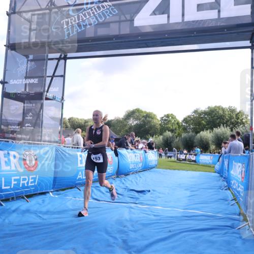 25.08.2024 - Elbe Triathlon Hamburg H.Heesch http://msf.ph/oto/6852665 25.08.2024 10:49:07 Ziel 153 meine-sportfotos.de