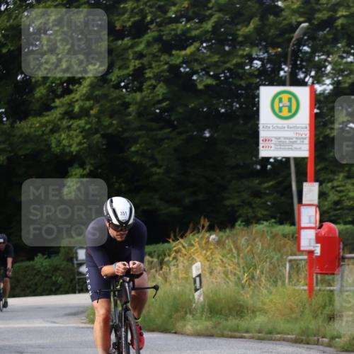25.08.2024 - Elbe Triathlon Hamburg Fuchs,  Jonas http://msf.ph/oto/6852699 25.08.2024 10:00:02 Radfahren 254, 277, 351, 507 meine-sportfotos.de