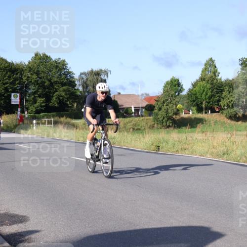 25.08.2024 - Elbe Triathlon Hamburg Fuchs,  Jonas http://msf.ph/oto/6852709 25.08.2024 09:16:08 Radfahren 133, 144, 249, 359 meine-sportfotos.de