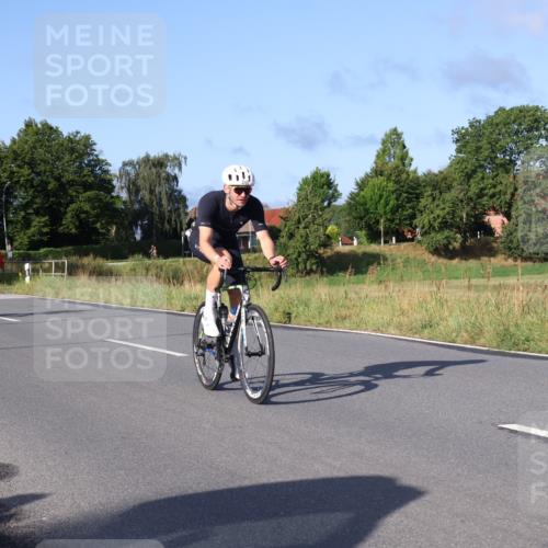25.08.2024 - Elbe Triathlon Hamburg Fuchs,  Jonas http://msf.ph/oto/6852718 25.08.2024 09:16:08 Radfahren 133, 144, 249, 359 meine-sportfotos.de