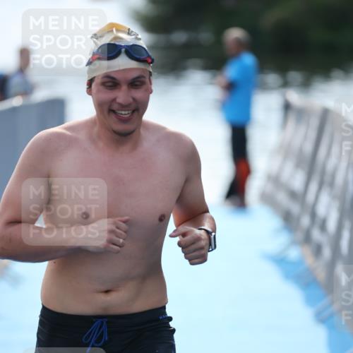 25.08.2024 - Elbe Triathlon Hamburg H.Heesch http://msf.ph/oto/6852722 25.08.2024 15:33:17 Schwimmen  meine-sportfotos.de