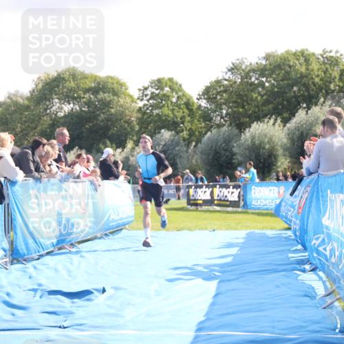 25.08.2024 - Elbe Triathlon Hamburg H.Heesch http://msf.ph/oto/6852723 25.08.2024 10:50:20 Ziel 208 meine-sportfotos.de
