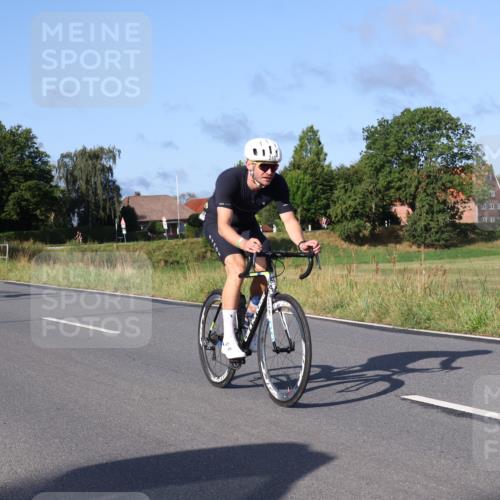 25.08.2024 - Elbe Triathlon Hamburg Fuchs,  Jonas http://msf.ph/oto/6852726 25.08.2024 09:16:09 Radfahren 133, 144, 249, 359 meine-sportfotos.de