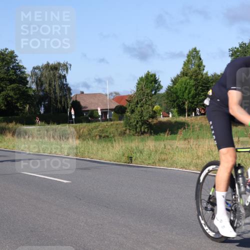 25.08.2024 - Elbe Triathlon Hamburg Fuchs,  Jonas http://msf.ph/oto/6852731 25.08.2024 09:16:09 Radfahren 133, 144, 249, 359 meine-sportfotos.de