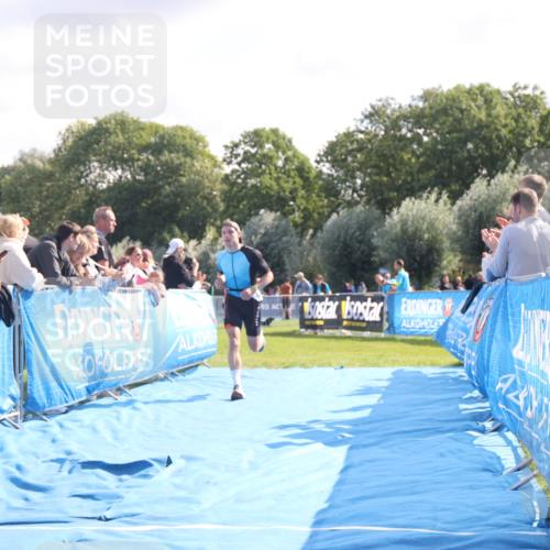 25.08.2024 - Elbe Triathlon Hamburg H.Heesch http://msf.ph/oto/6852732 25.08.2024 10:50:20 Ziel 208 meine-sportfotos.de