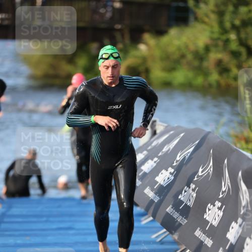 25.08.2024 - Elbe Triathlon Hamburg H.Heesch http://msf.ph/oto/6852735 25.08.2024 09:00:40 Schwimmen 226, 230, 235, 248, 252, 258 meine-sportfotos.de