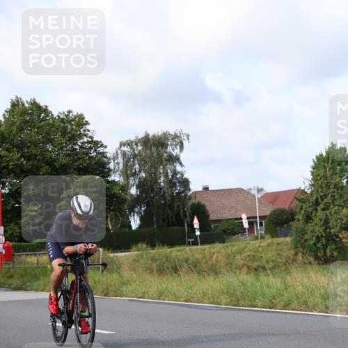 25.08.2024 - Elbe Triathlon Hamburg Fuchs,  Jonas http://msf.ph/oto/6852741 25.08.2024 10:00:04 Radfahren 254, 277, 351, 507, 384, 438 meine-sportfotos.de