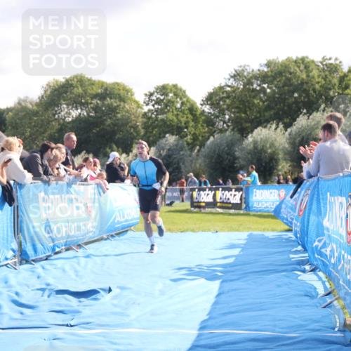 25.08.2024 - Elbe Triathlon Hamburg H.Heesch http://msf.ph/oto/6852750 25.08.2024 10:50:20 Ziel 208 meine-sportfotos.de
