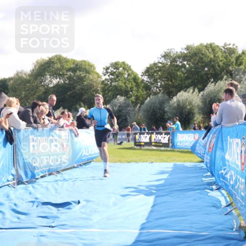 25.08.2024 - Elbe Triathlon Hamburg H.Heesch http://msf.ph/oto/6852778 25.08.2024 10:50:20 Ziel 208 meine-sportfotos.de