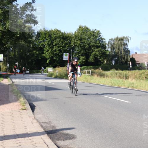 25.08.2024 - Elbe Triathlon Hamburg Fuchs,  Jonas http://msf.ph/oto/6852831 25.08.2024 09:16:16 Radfahren 177, 78, 181 meine-sportfotos.de