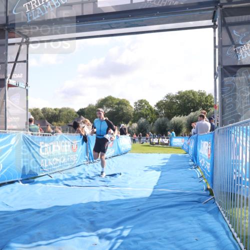 25.08.2024 - Elbe Triathlon Hamburg H.Heesch http://msf.ph/oto/6852851 25.08.2024 10:50:21 Ziel 208 meine-sportfotos.de