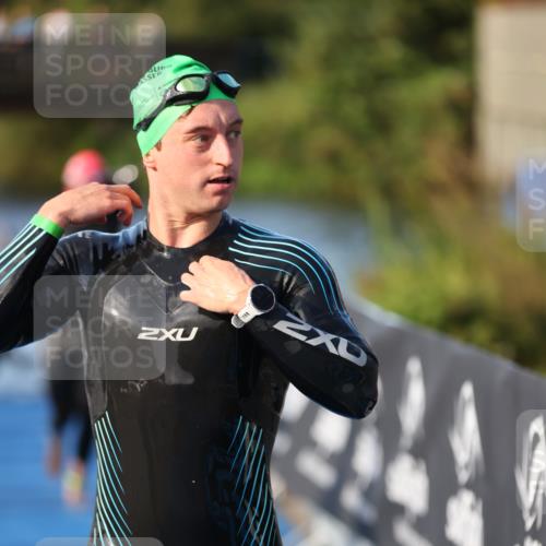 25.08.2024 - Elbe Triathlon Hamburg H.Heesch http://msf.ph/oto/6852855 25.08.2024 09:00:43 Schwimmen 226, 230, 235, 248, 252, 258 meine-sportfotos.de