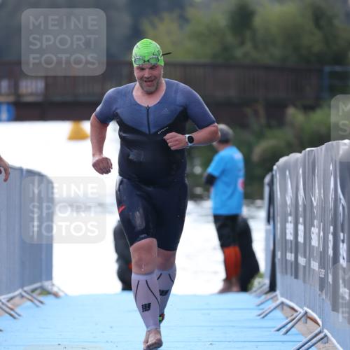 25.08.2024 - Elbe Triathlon Hamburg H.Heesch http://msf.ph/oto/6852862 25.08.2024 15:36:01 Schwimmen  meine-sportfotos.de
