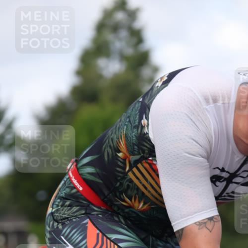 25.08.2024 - Elbe Triathlon Hamburg Fuchs,  Jonas http://msf.ph/oto/6852865 25.08.2024 10:00:23 Radfahren 383 meine-sportfotos.de