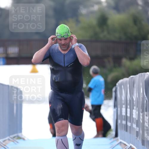 25.08.2024 - Elbe Triathlon Hamburg H.Heesch http://msf.ph/oto/6852876 25.08.2024 15:36:02 Schwimmen  meine-sportfotos.de