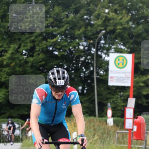 25.08.2024 - Elbe Triathlon Hamburg Fuchs,  Jonas http://msf.ph/oto/6852884 25.08.2024 10:00:38 Radfahren 321, 339, 290 meine-sportfotos.de