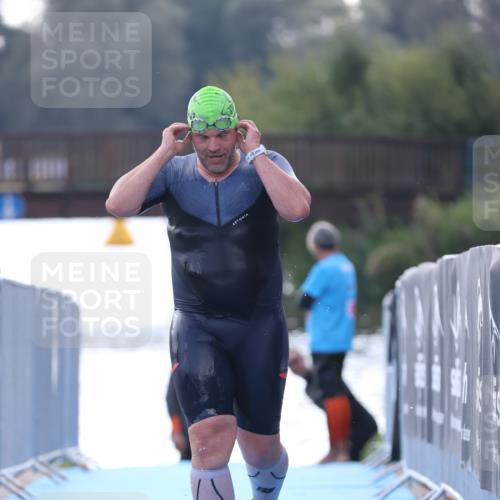 25.08.2024 - Elbe Triathlon Hamburg H.Heesch http://msf.ph/oto/6852885 25.08.2024 15:36:02 Schwimmen  meine-sportfotos.de