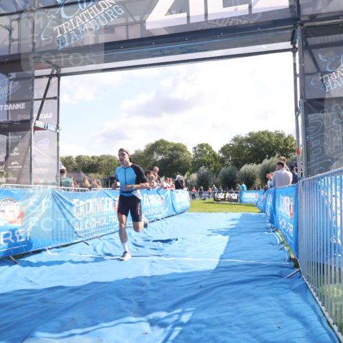 25.08.2024 - Elbe Triathlon Hamburg H.Heesch http://msf.ph/oto/6852899 25.08.2024 10:50:21 Ziel 208 meine-sportfotos.de