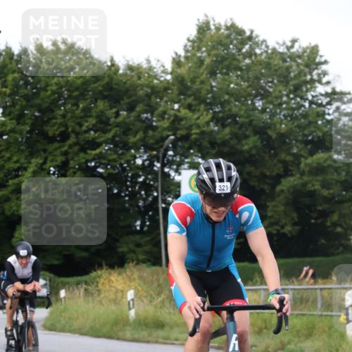 25.08.2024 - Elbe Triathlon Hamburg Fuchs,  Jonas http://msf.ph/oto/6852901 25.08.2024 10:00:38 Radfahren 321, 339, 290 meine-sportfotos.de