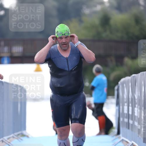 25.08.2024 - Elbe Triathlon Hamburg H.Heesch http://msf.ph/oto/6852906 25.08.2024 15:36:02 Schwimmen  meine-sportfotos.de