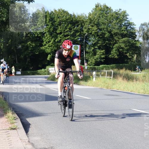 25.08.2024 - Elbe Triathlon Hamburg Fuchs,  Jonas http://msf.ph/oto/6852910 25.08.2024 09:16:21 Radfahren 177, 78, 181, 67, 330, 101 meine-sportfotos.de