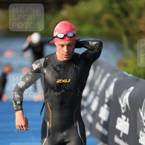 25.08.2024 - Elbe Triathlon Hamburg H.Heesch http://msf.ph/oto/6852913 25.08.2024 09:00:46 Schwimmen 226, 230, 235, 248, 252, 258 meine-sportfotos.de