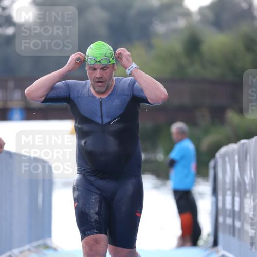 25.08.2024 - Elbe Triathlon Hamburg H.Heesch http://msf.ph/oto/6852927 25.08.2024 15:36:03 Schwimmen  meine-sportfotos.de