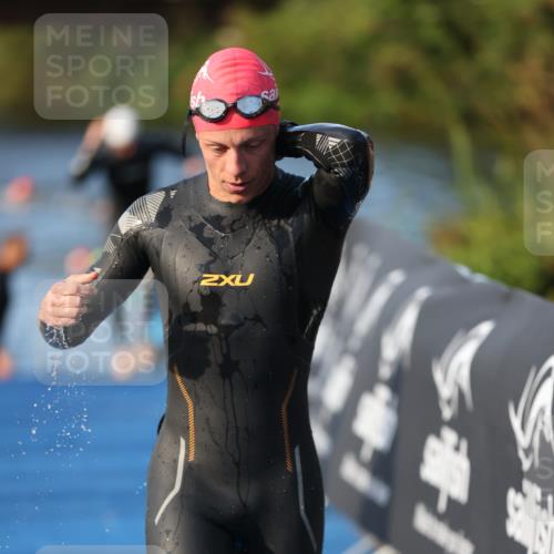 25.08.2024 - Elbe Triathlon Hamburg H.Heesch http://msf.ph/oto/6852932 25.08.2024 09:00:46 Schwimmen 226, 230, 235, 248, 252, 258 meine-sportfotos.de