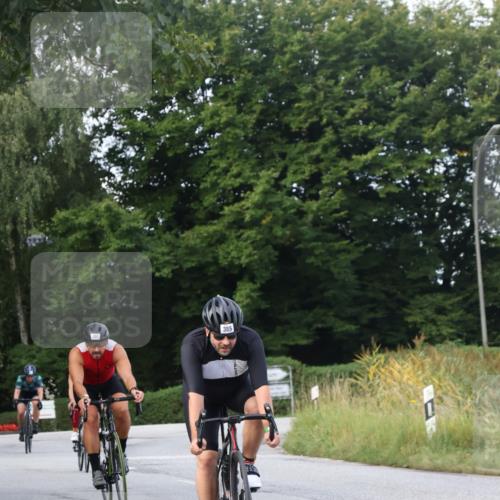 25.08.2024 - Elbe Triathlon Hamburg Fuchs,  Jonas http://msf.ph/oto/6852970 25.08.2024 10:00:44 Radfahren 321, 339, 290, 385, 305, 401, 547 meine-sportfotos.de