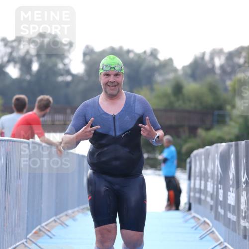 25.08.2024 - Elbe Triathlon Hamburg H.Heesch http://msf.ph/oto/6853014 25.08.2024 15:36:04 Schwimmen  meine-sportfotos.de