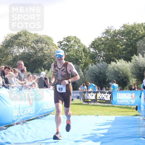 25.08.2024 - Elbe Triathlon Hamburg H.Heesch http://msf.ph/oto/6853049 25.08.2024 10:50:46 Ziel 93 meine-sportfotos.de