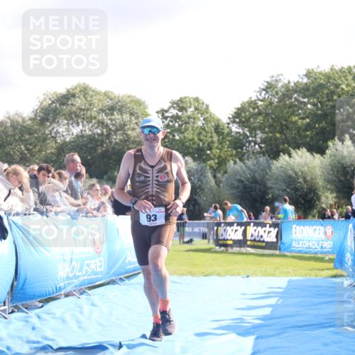 25.08.2024 - Elbe Triathlon Hamburg H.Heesch http://msf.ph/oto/6853057 25.08.2024 10:50:46 Ziel 93 meine-sportfotos.de