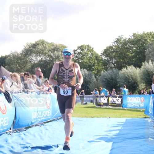 25.08.2024 - Elbe Triathlon Hamburg H.Heesch http://msf.ph/oto/6853075 25.08.2024 10:50:46 Ziel 93 meine-sportfotos.de