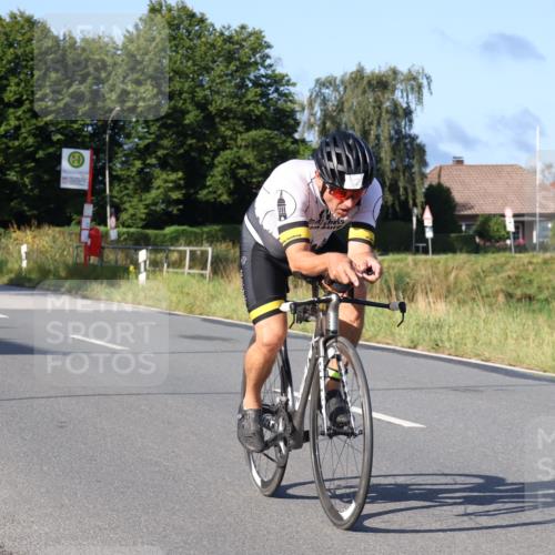 25.08.2024 - Elbe Triathlon Hamburg Fuchs,  Jonas http://msf.ph/oto/6853084 25.08.2024 09:16:29 Radfahren 67, 330, 101, 72, 127, 118, 254 meine-sportfotos.de