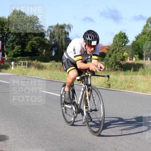 25.08.2024 - Elbe Triathlon Hamburg Fuchs,  Jonas http://msf.ph/oto/6853089 25.08.2024 09:16:29 Radfahren 67, 330, 101, 72, 127, 118, 254 meine-sportfotos.de