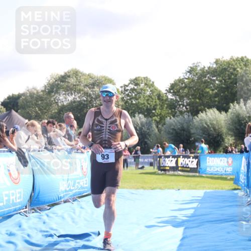25.08.2024 - Elbe Triathlon Hamburg H.Heesch http://msf.ph/oto/6853093 25.08.2024 10:50:46 Ziel 93 meine-sportfotos.de