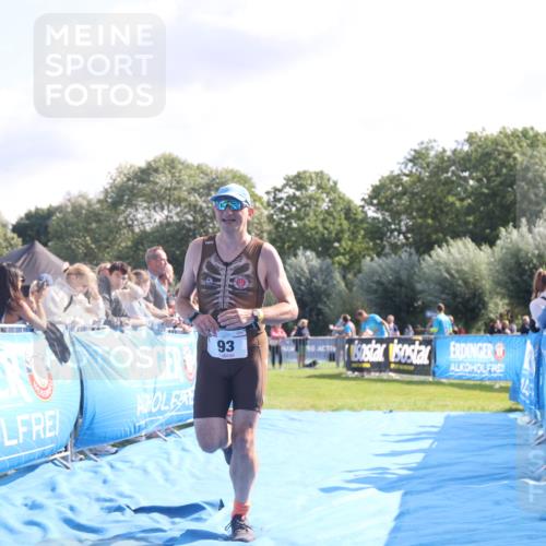 25.08.2024 - Elbe Triathlon Hamburg H.Heesch http://msf.ph/oto/6853105 25.08.2024 10:50:46 Ziel 93 meine-sportfotos.de