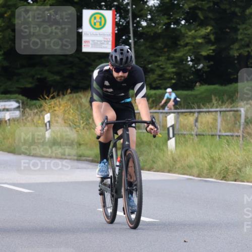 25.08.2024 - Elbe Triathlon Hamburg Fuchs,  Jonas http://msf.ph/oto/6853116 25.08.2024 10:36:52 Radfahren 488, 475, 673, 483 meine-sportfotos.de