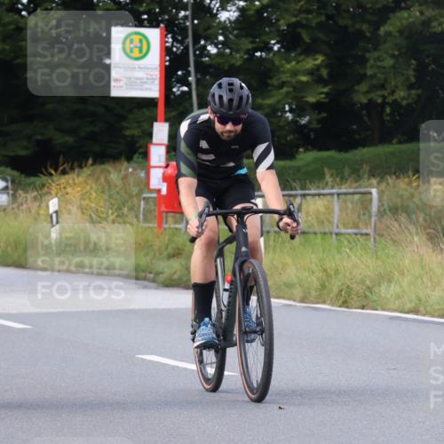 25.08.2024 - Elbe Triathlon Hamburg Fuchs,  Jonas http://msf.ph/oto/6853124 25.08.2024 10:36:52 Radfahren 488, 475, 673, 483 meine-sportfotos.de