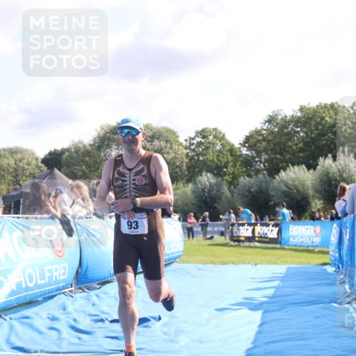 25.08.2024 - Elbe Triathlon Hamburg H.Heesch http://msf.ph/oto/6853159 25.08.2024 10:50:47 Ziel 93, 266 meine-sportfotos.de