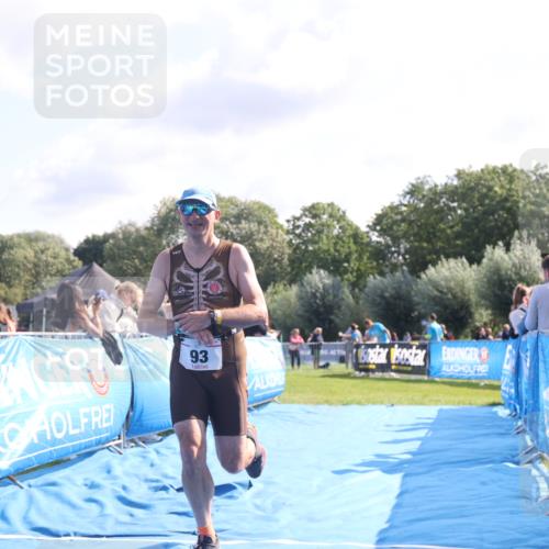 25.08.2024 - Elbe Triathlon Hamburg H.Heesch http://msf.ph/oto/6853169 25.08.2024 10:50:47 Ziel 93, 266 meine-sportfotos.de