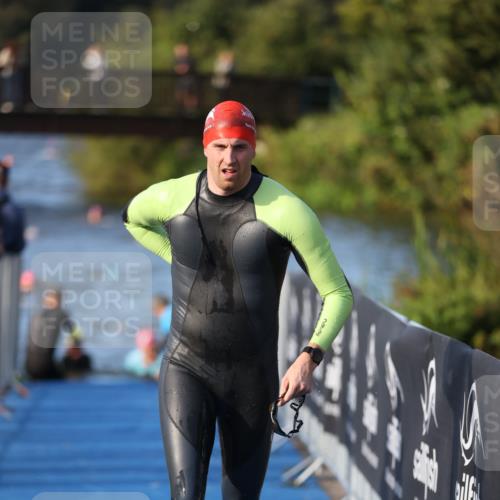 25.08.2024 - Elbe Triathlon Hamburg H.Heesch http://msf.ph/oto/6853174 25.08.2024 09:01:06 Schwimmen 226, 238, 270, 309 meine-sportfotos.de