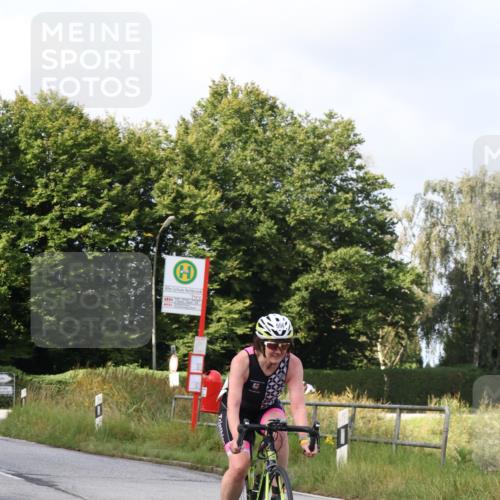 25.08.2024 - Elbe Triathlon Hamburg Fuchs,  Jonas http://msf.ph/oto/6853180 25.08.2024 10:01:02 Radfahren 214, 550, 544, 440, 406 meine-sportfotos.de