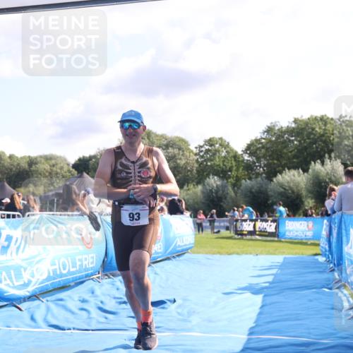 25.08.2024 - Elbe Triathlon Hamburg H.Heesch http://msf.ph/oto/6853187 25.08.2024 10:50:47 Ziel 93, 266 meine-sportfotos.de