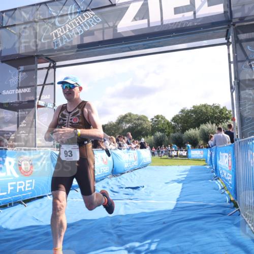 25.08.2024 - Elbe Triathlon Hamburg H.Heesch http://msf.ph/oto/6853276 25.08.2024 10:50:47 Ziel 93, 266 meine-sportfotos.de