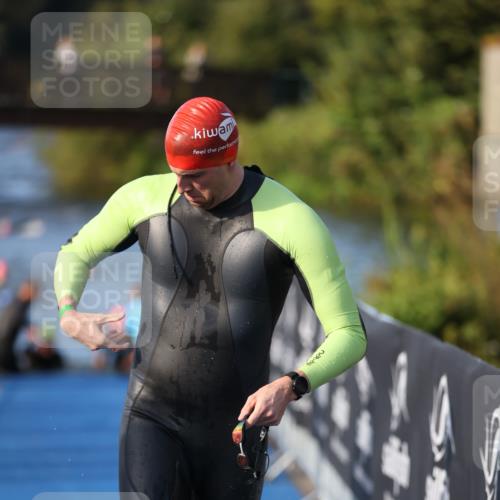 25.08.2024 - Elbe Triathlon Hamburg H.Heesch http://msf.ph/oto/6853285 25.08.2024 09:01:07 Schwimmen 226, 238, 270, 284, 309 meine-sportfotos.de