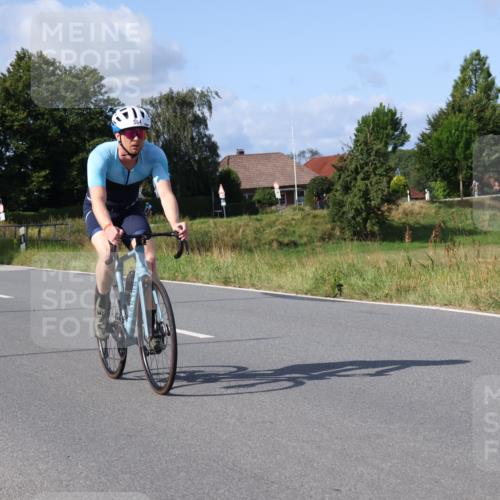 25.08.2024 - Elbe Triathlon Hamburg Fuchs,  Jonas http://msf.ph/oto/6853302 25.08.2024 10:37:02 Radfahren 554, 584, 556, 622, 617 meine-sportfotos.de